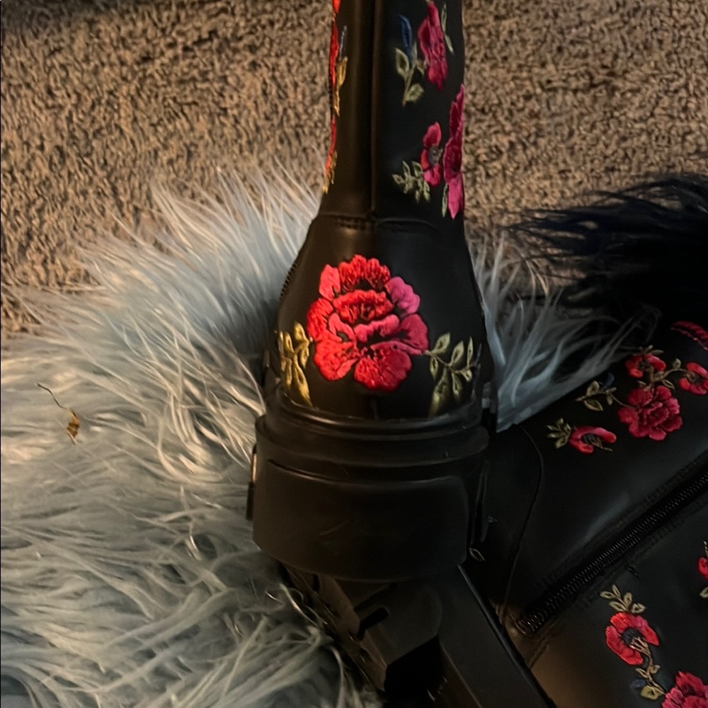 New FARM Rio Black and Red Combat Boots with Floral Embroidery NWOT - Picture 12 of 16